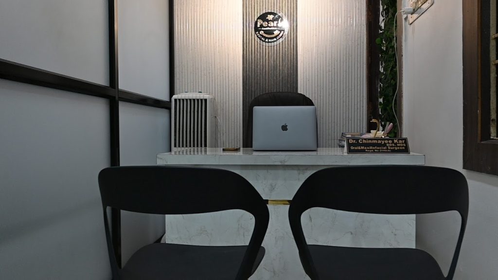 Pearl Aesthetics Dental Clinic in Cuttack: Doctor Chamber